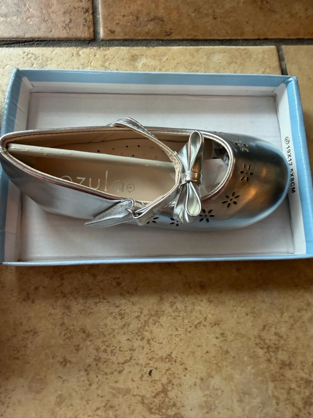 Girls' Silver Flat with Bow size 9